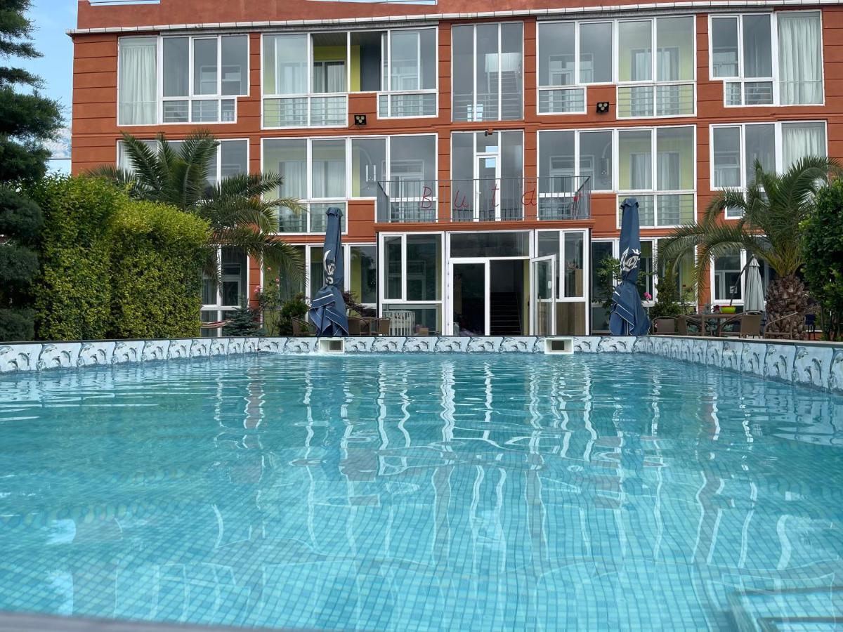 Hotel Buta Batumi Exterior photo