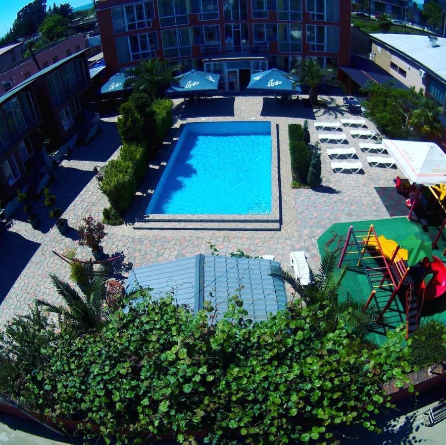 Hotel Buta Batumi Exterior photo