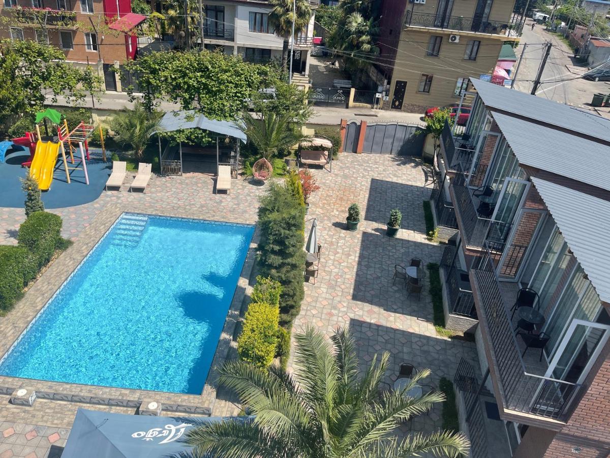 Hotel Buta Batumi Exterior photo