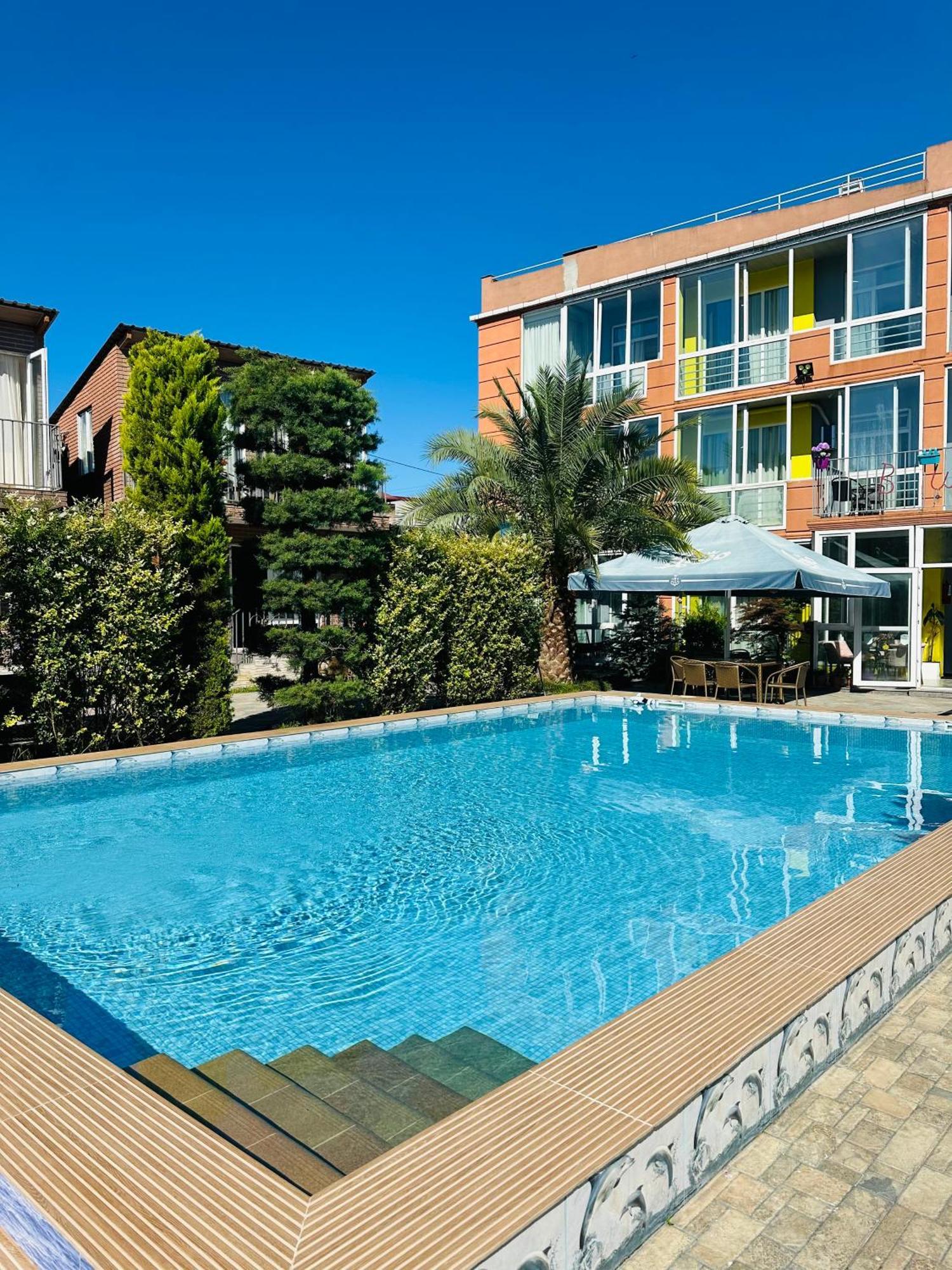 Hotel Buta Batumi Exterior photo