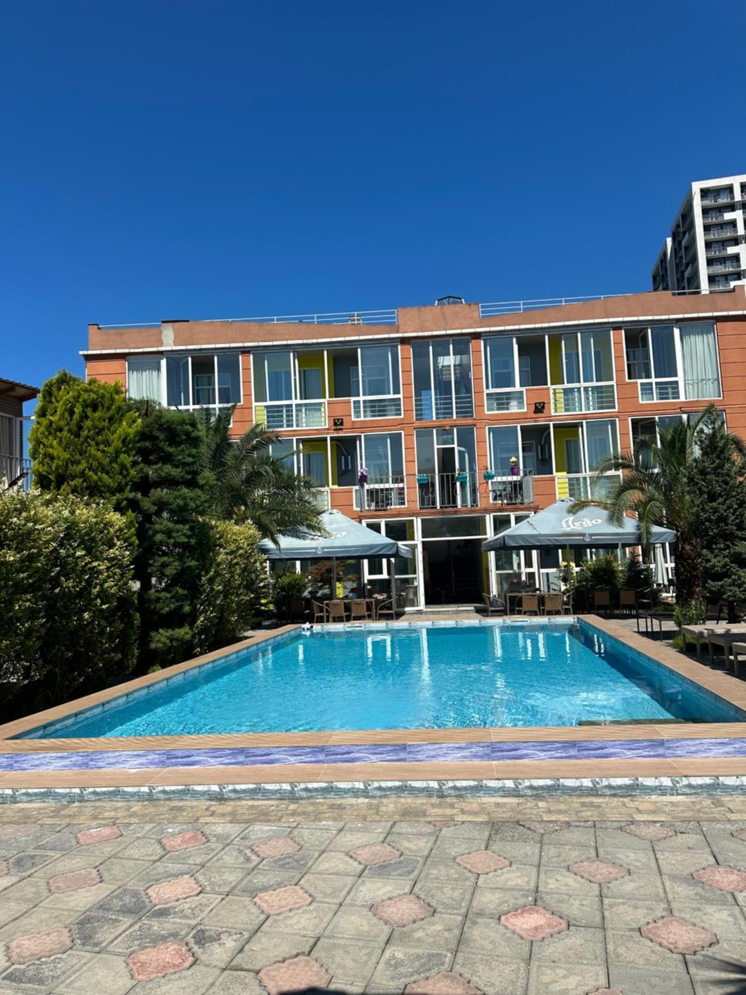 Hotel Buta Batumi Exterior photo