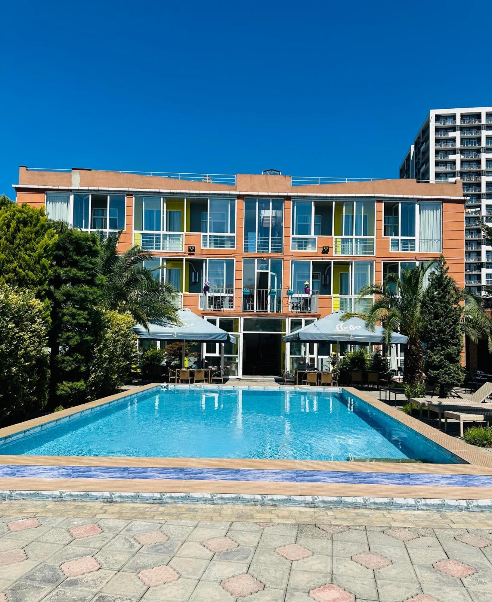 Hotel Buta Batumi Exterior photo