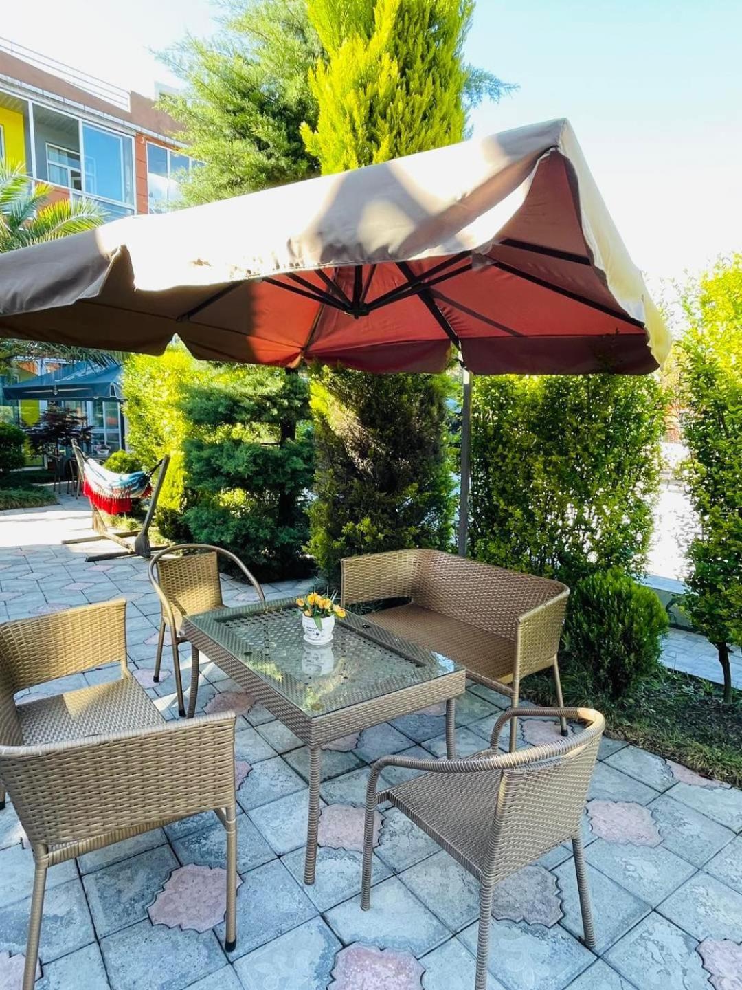 Hotel Buta Batumi Exterior photo