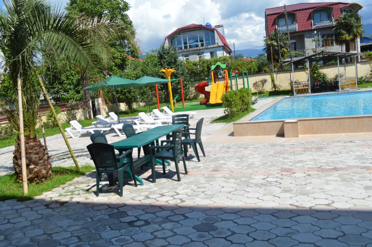 Hotel Buta Batumi Exterior photo